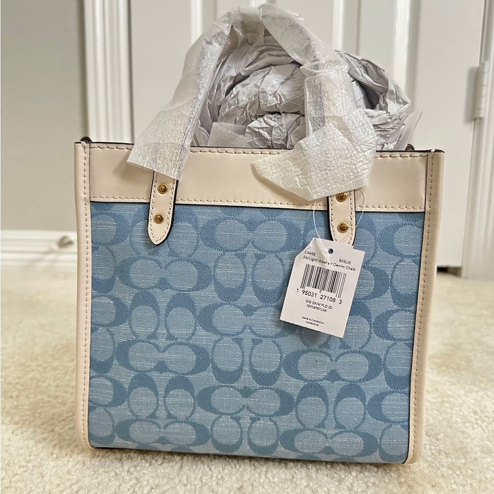 Coach Field Tote 22 Signature Chambray crossbody shoulder bag satchel